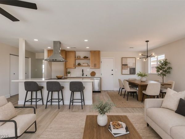 5901 Shawnee Avenue , Las Vegas, NV 89107