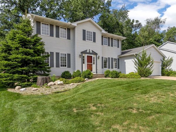 3333 Riverside Drive, Cedar Rapids, IA 52411