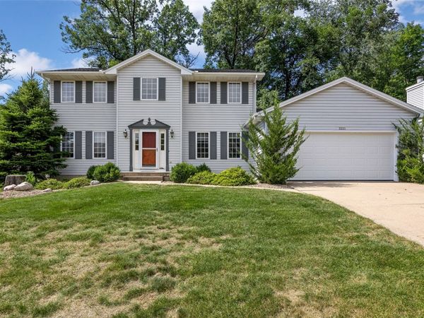 3333 Riverside Drive , Cedar Rapids, IA 52411