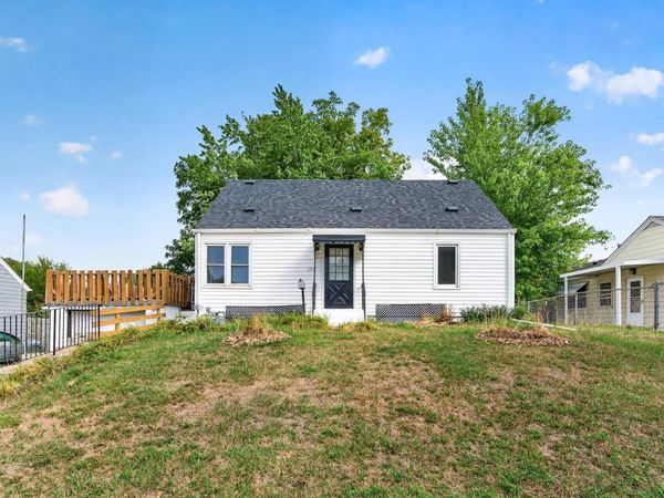 2057 Sherwood Avenue, Saint Paul, MN 55119