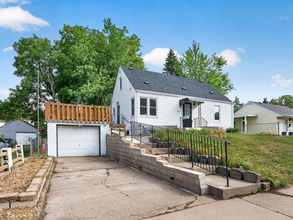 2057 Sherwood Avenue, Saint Paul, MN 55119