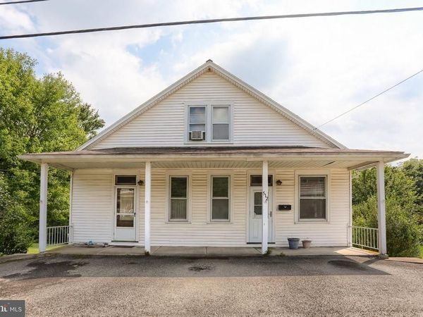 512 E MARKET STREET , WILLIAMSTOWN, PA 17098