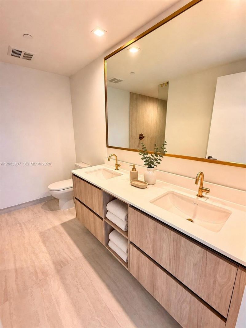 77 SE 5th St, Unit 2201, Miami, FL 33131 Photo