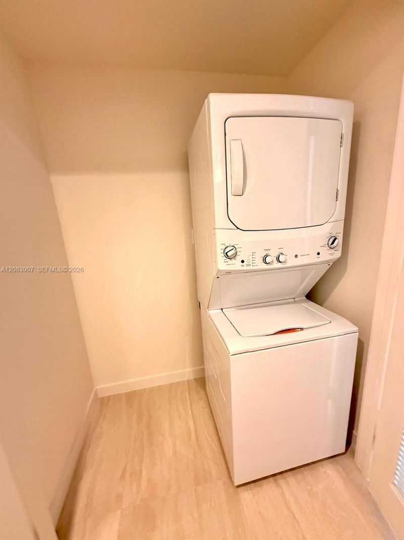 77 SE 5th St, Unit 2201, Miami, FL 33131 Photo
