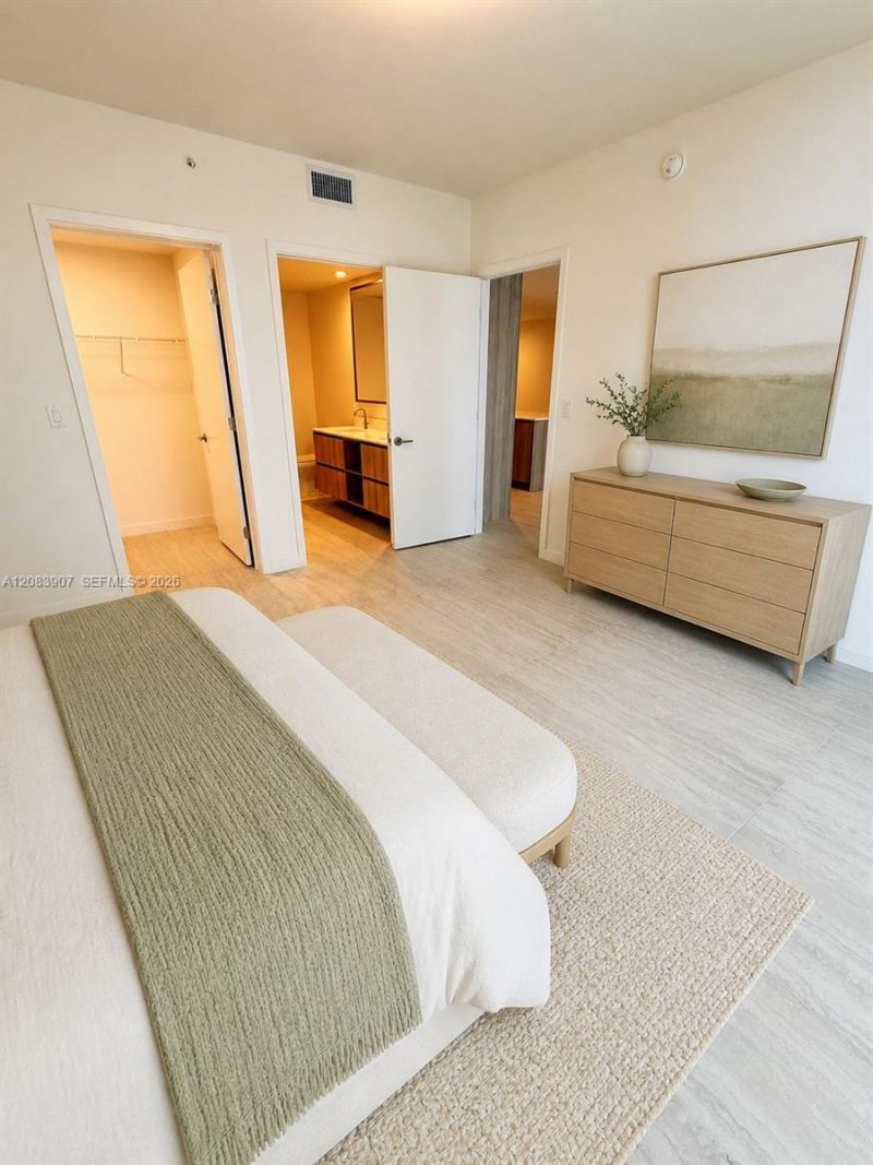 77 SE 5th St, Unit 2201, Miami, FL 33131 Photo