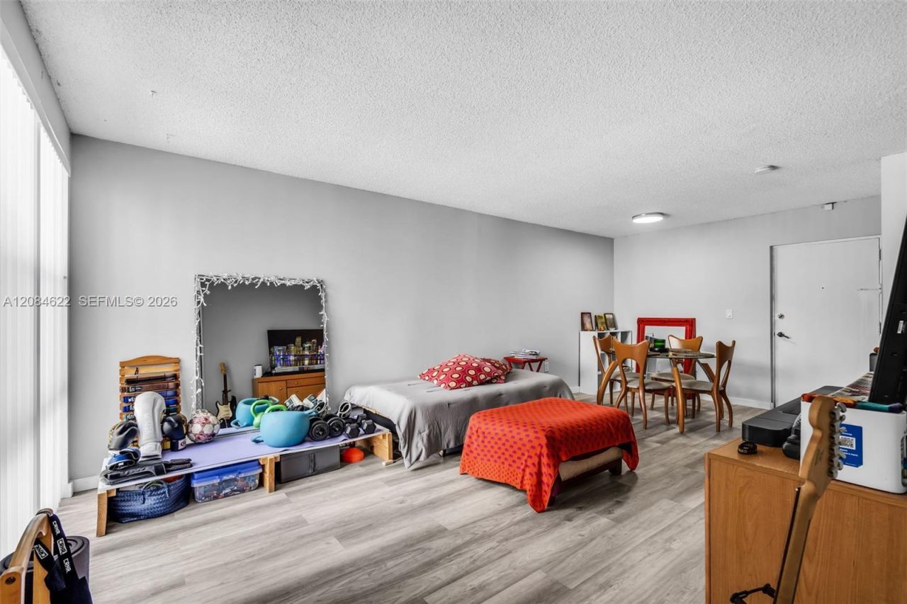 17620 Atlantic Blvd, Unit 315, Sunny Isles Beach, FL 33160 Photo