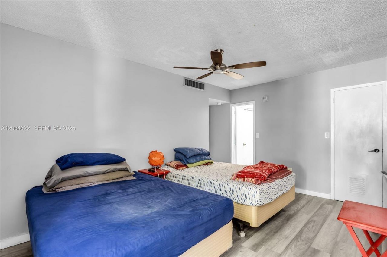 17620 Atlantic Blvd, Unit 315, Sunny Isles Beach, FL 33160 Photo