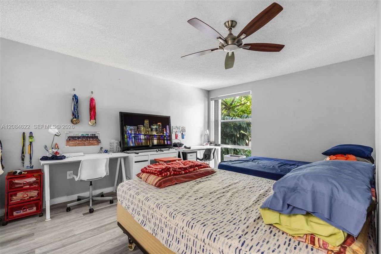 17620 Atlantic Blvd, Unit 315, Sunny Isles Beach, FL 33160 Photo