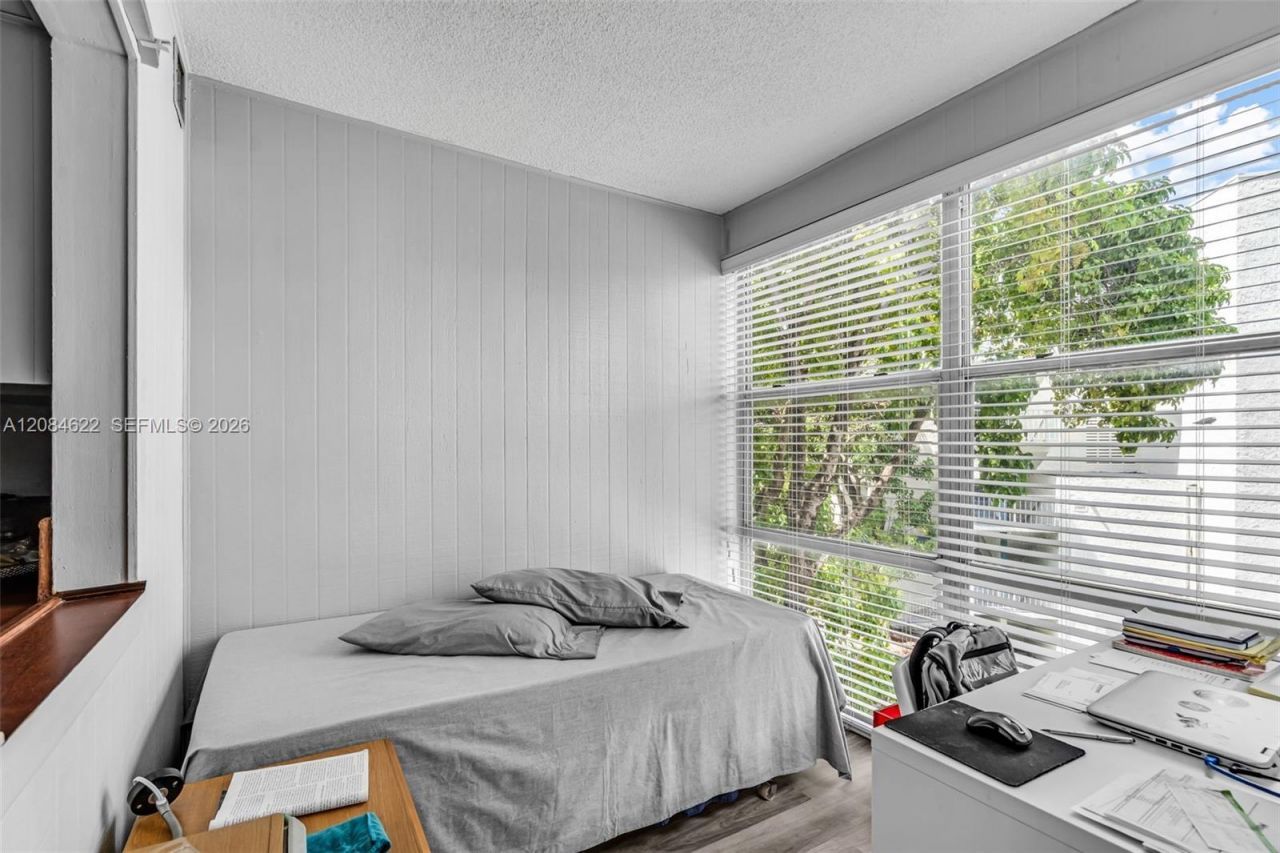 17620 Atlantic Blvd, Unit 315, Sunny Isles Beach, FL 33160 Photo