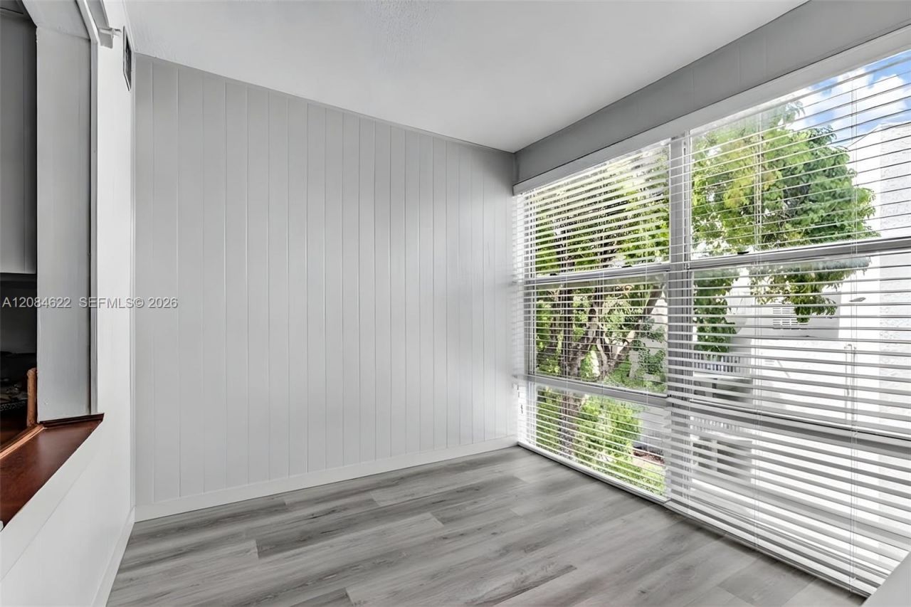 17620 Atlantic Blvd, Unit 315, Sunny Isles Beach, FL 33160 Photo