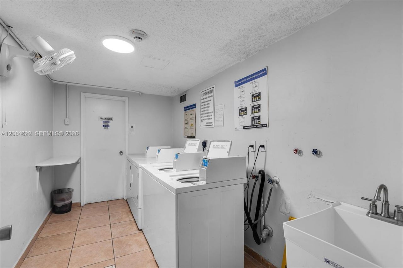 17620 Atlantic Blvd, Unit 315, Sunny Isles Beach, FL 33160 Photo