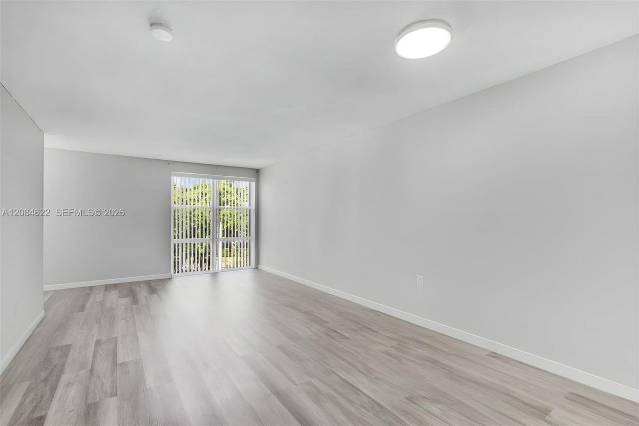 17620 Atlantic Blvd, Unit 315, Sunny Isles Beach, FL 33160 Photo