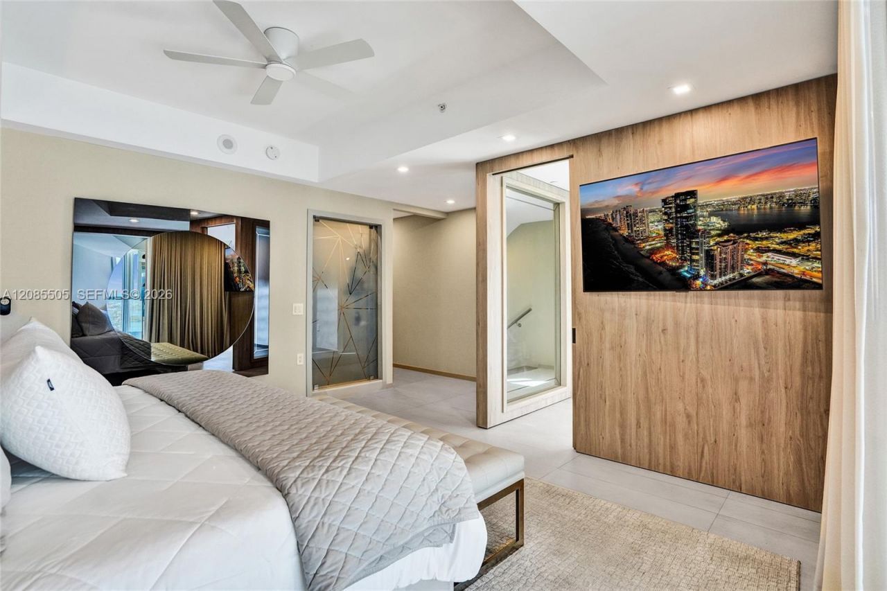 1100 Biscayne Blvd , Unit 6303, Miami, FL 33132 Photo
