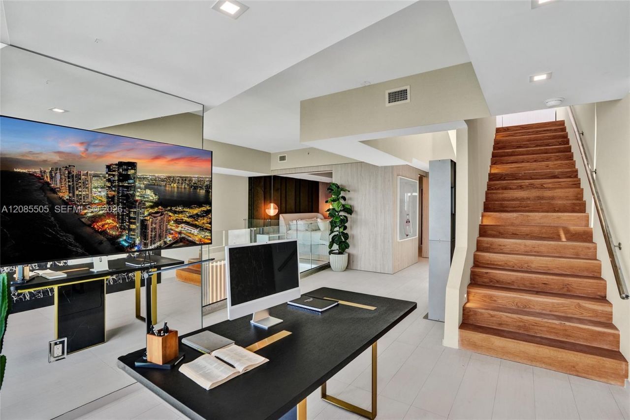 1100 Biscayne Blvd , Unit 6303, Miami, FL 33132 Photo