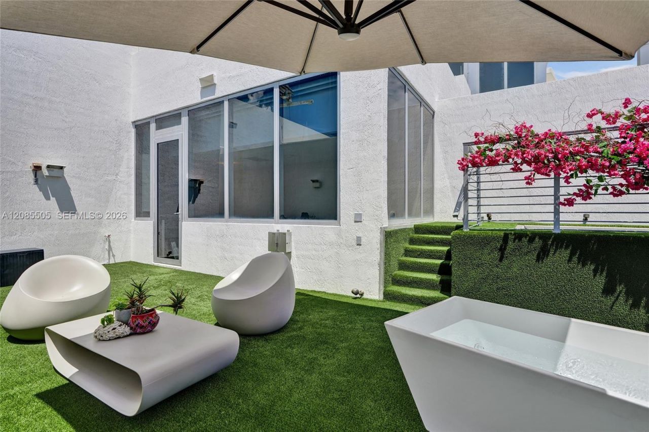 1100 Biscayne Blvd , Unit 6303, Miami, FL 33132 Photo