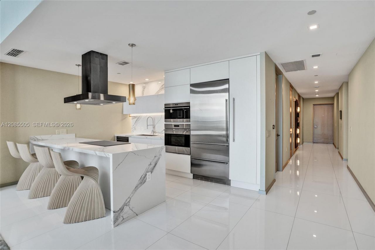 1100 Biscayne Blvd , Unit 6303, Miami, FL 33132 Photo