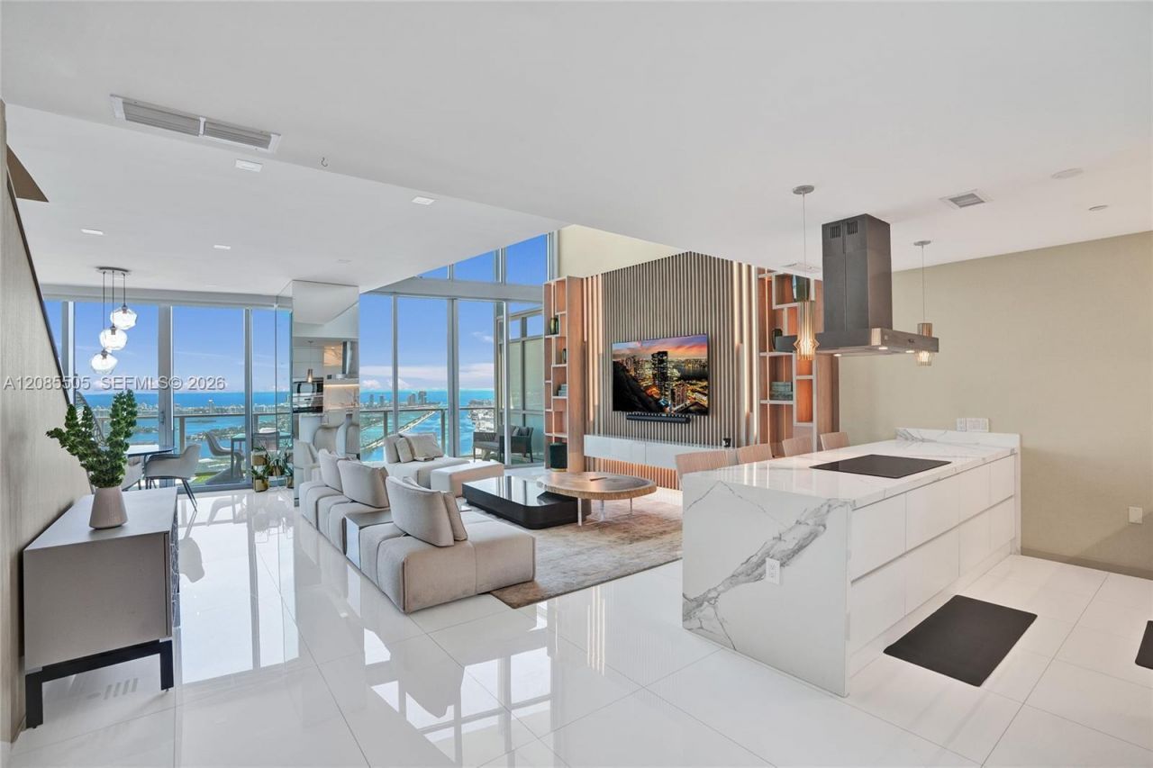 1100 Biscayne Blvd , Unit 6303, Miami, FL 33132 Photo