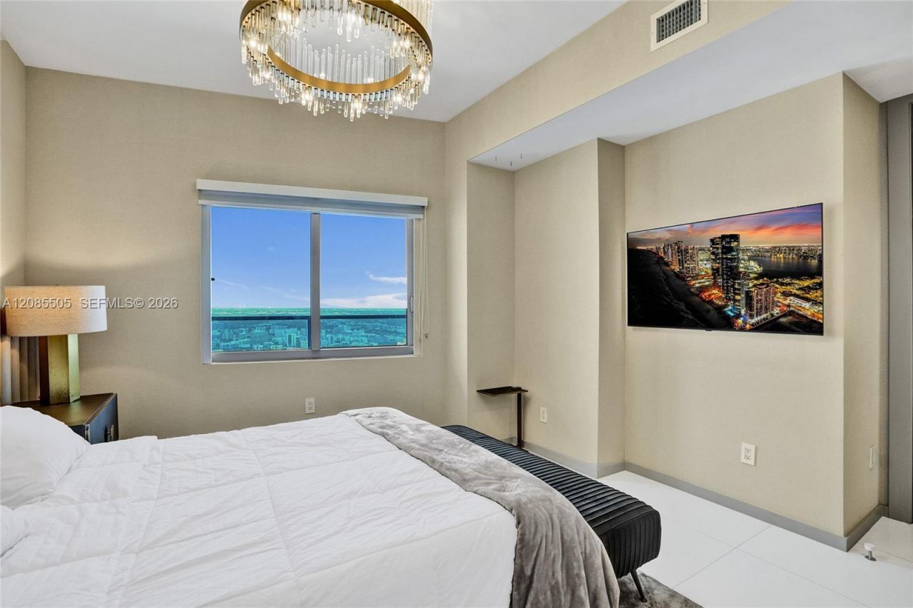 1100 Biscayne Blvd , Unit 6303, Miami, FL 33132 Photo