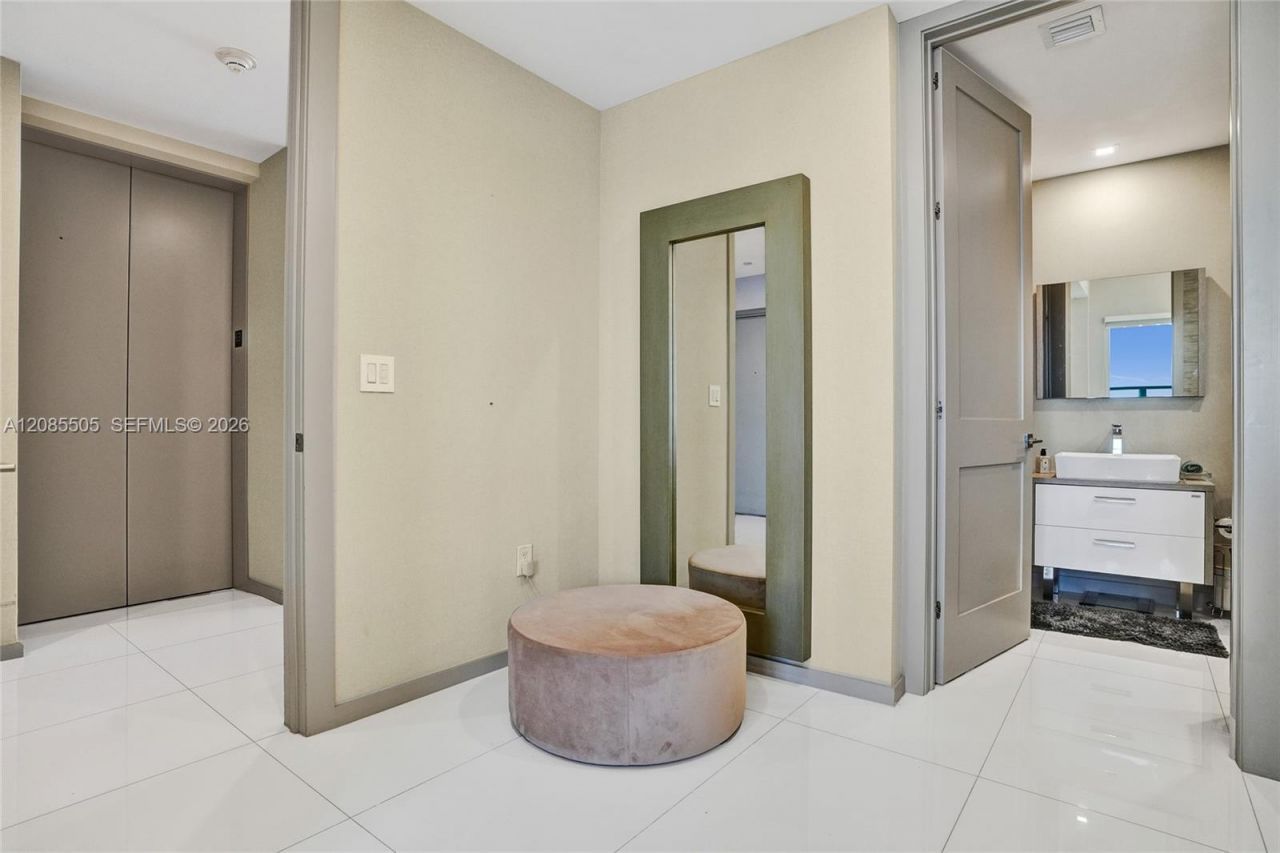 1100 Biscayne Blvd , Unit 6303, Miami, FL 33132 Photo