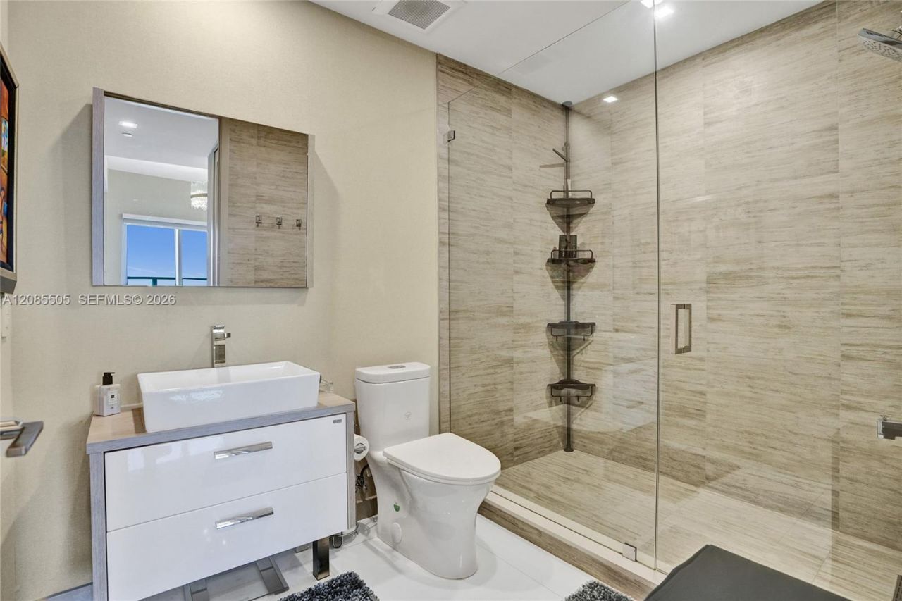 1100 Biscayne Blvd , Unit 6303, Miami, FL 33132 Photo