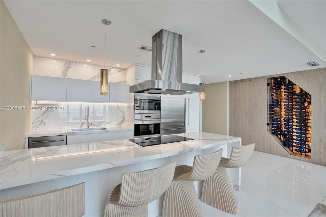1100 Biscayne Blvd , Unit 6303, Miami, FL 33132 Photo