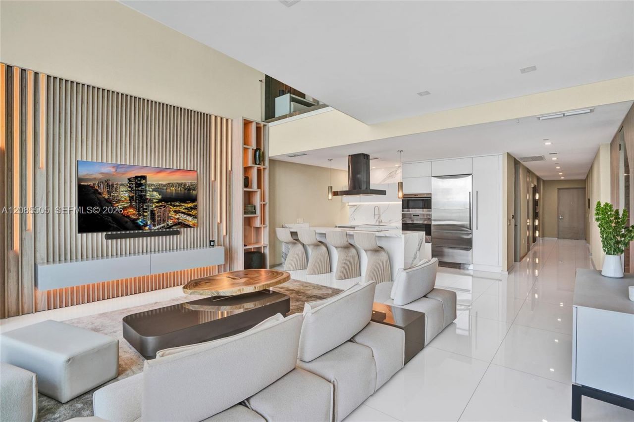 1100 Biscayne Blvd , Unit 6303, Miami, FL 33132 Photo