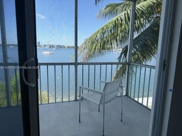 3000 Marcos Dr, Unit P305, Aventura, FL 33160