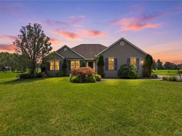 4922 Beach Ridge Road, Lockport, NY 14094