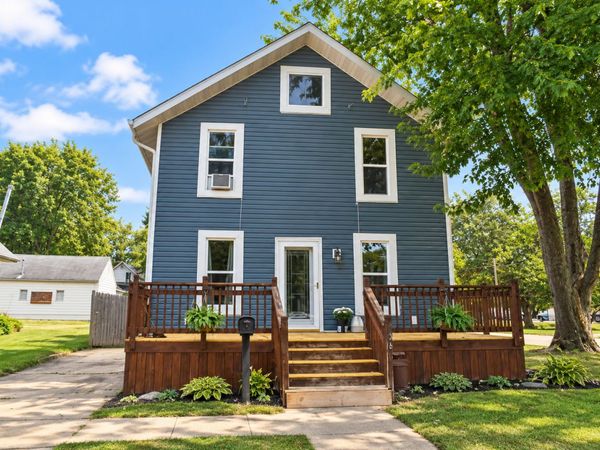 602 14th Avenue , Sterling, IL 61081