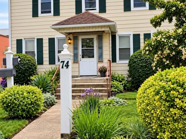 74 W Hoffman Avenue , Lindenhurst, NY 11757
