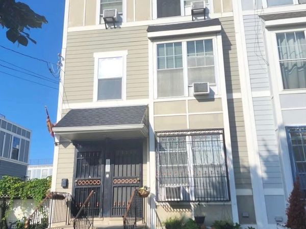 325 Beach 42nd Street, Far Rockaway, NY 11691