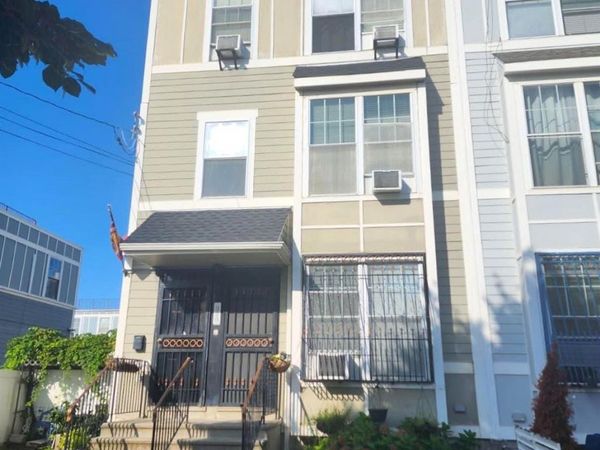 325 Beach 42nd Street, Far Rockaway, NY 11691
