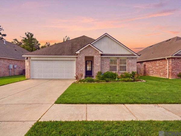 35512 Grovemont Dr, Denham Springs, LA 70706