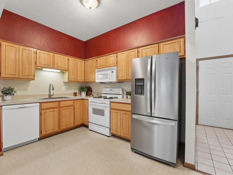 6014 Acropolis Way, Columbus, OH 43231 Photo 4