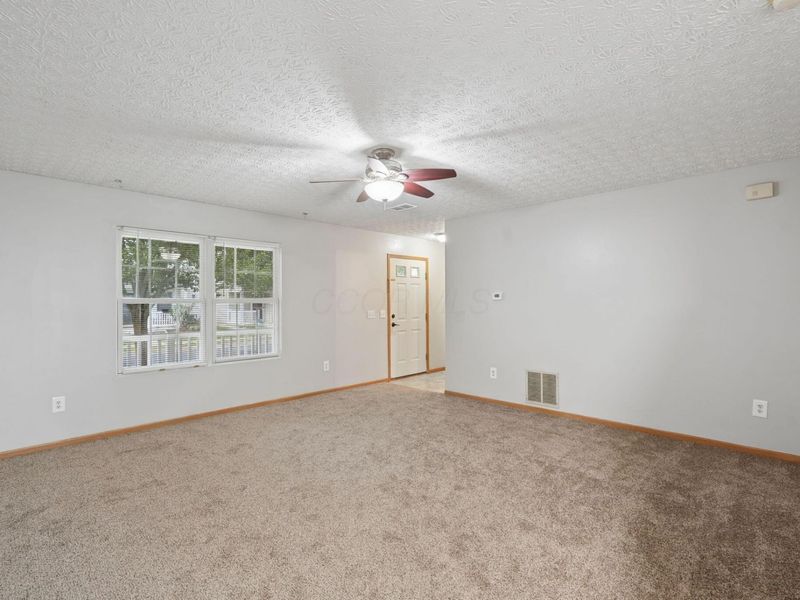 584 Star Spangled Place, Unit 105, Galloway, OH 43119 Photo 9