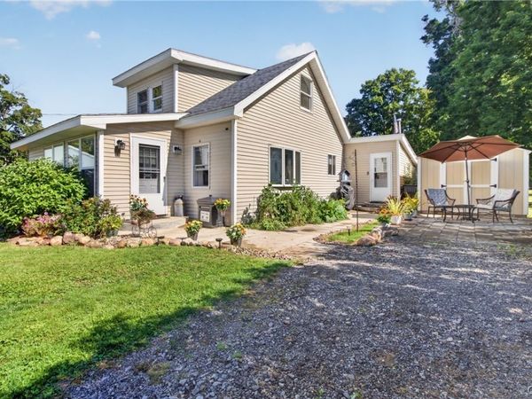 144 Oswego Avenue , Canastota, NY 13037