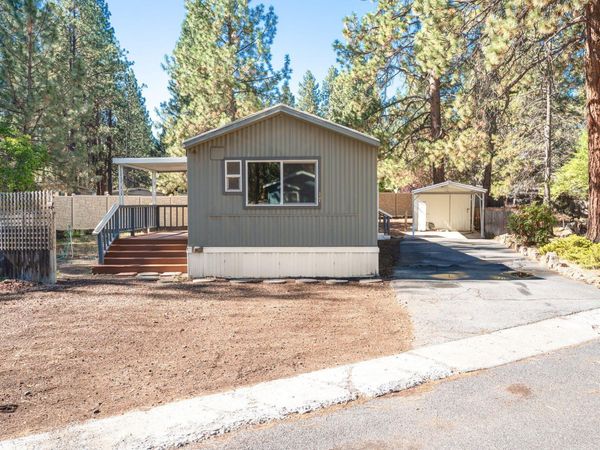 61040 S Queens Drive, UNIT 17, Bend, OR 97702
