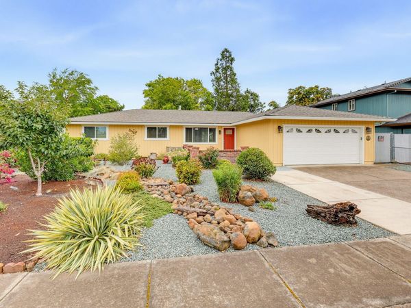 732 Sandra Lane, Central Point, OR 97502