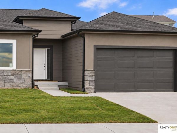 5119 N 213th Street, Elkhorn, NE 68022