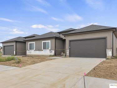 5119 N 213th Street, Elkhorn, NE 68022
