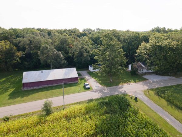 11256 N 450 E, Syracuse, IN 46567