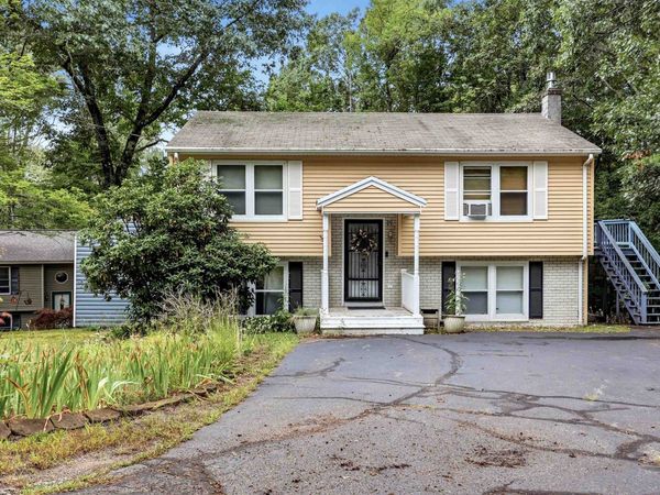 29 Hersey Lane, Newmarket, NH 03857