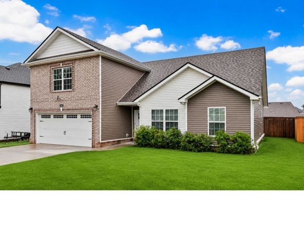 1101 Whitney Dr, Clarksville, TN 37042