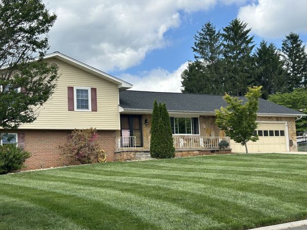 323 Logan St , Seymour, TN 37865