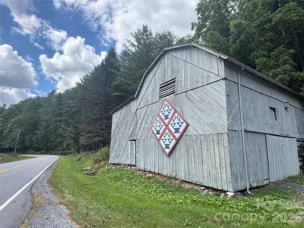 000 Puncheon Fork Road , Mars Hill, NC 28754