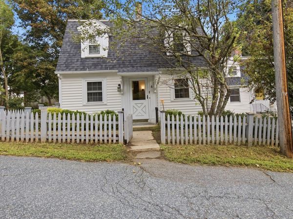 6-8 Center Place, Stow, MA 01775