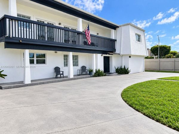 4120 NW 166th St , Miami Gardens, FL 33054