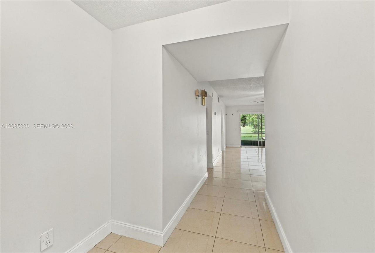 2431 SW 82nd Ave, Unit 103, Davie, FL 33324 Photo