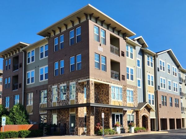 680 E Algonquin Road, Unit 2201, Schaumburg, IL 60173