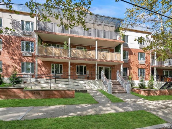 6434 Grand Central Parkway, Unit 3G, Forest Hills, NY 11375